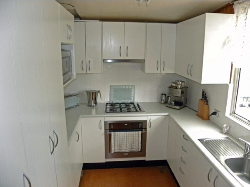 17 Wallaringa St, Surfside NSW 2536