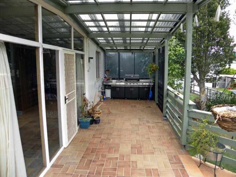 17 Wallaringa St, Surfside NSW 2536