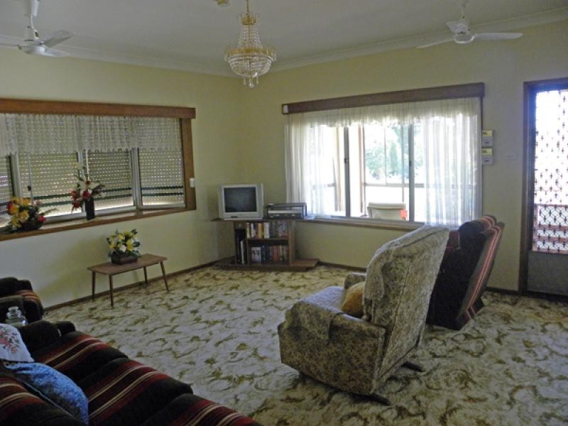 24 Iluka Ave, Broulee NSW 2537