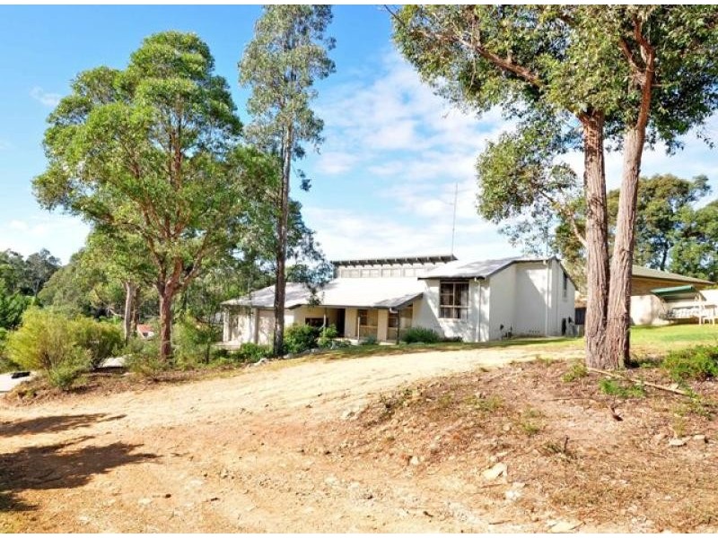 63 Karoola Crescent, Surfside NSW 2536
