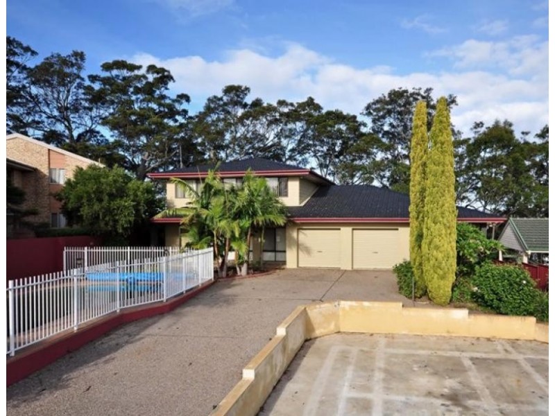 18 Peninsula Dr, North Batemans Bay NSW 2536
