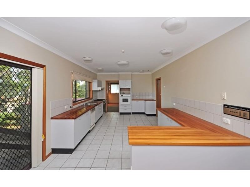 18 Peninsula Dr, North Batemans Bay NSW 2536