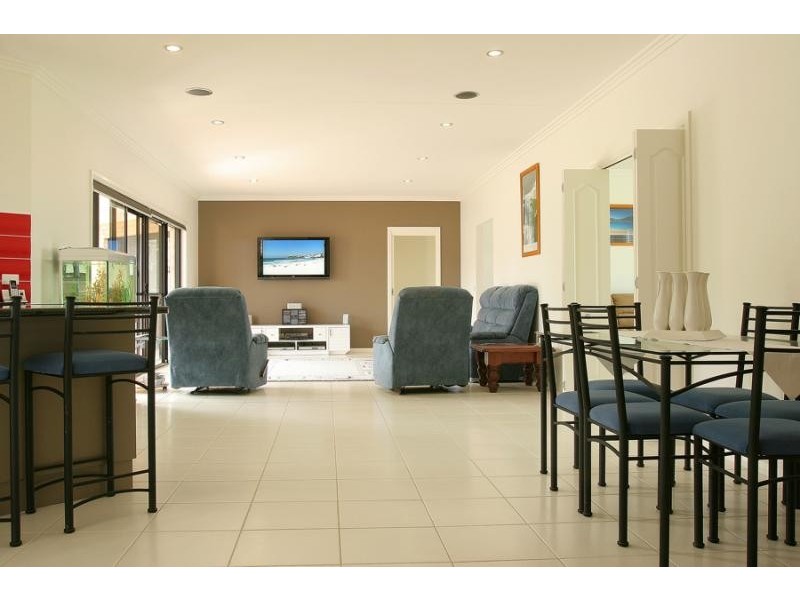 2 Broomfield Crescent, Long Beach NSW 2536