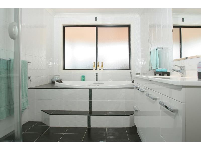 2 Broomfield Crescent, Long Beach NSW 2536