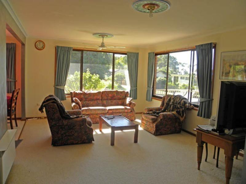 10 Kobada Ave, Malua Bay NSW 2536