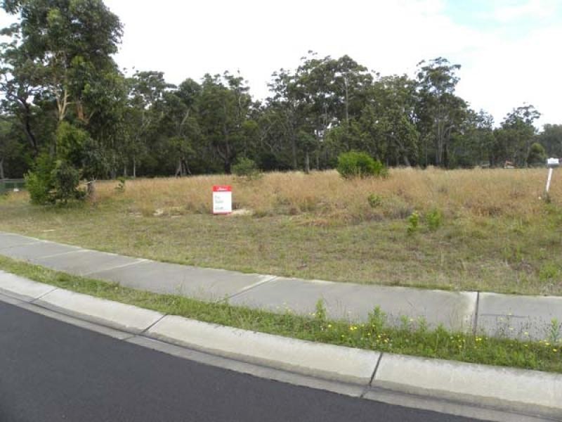 13 Hedley Place, Broulee NSW 2537