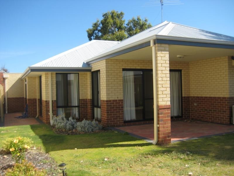 13 Zamia Loop, Falcon WA 6210