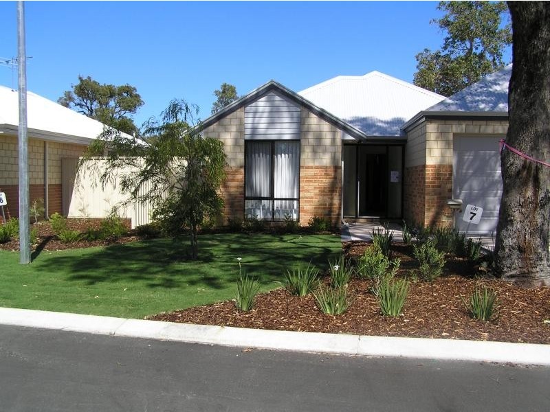 7 Mallee Close, Meadow Springs WA 6210
