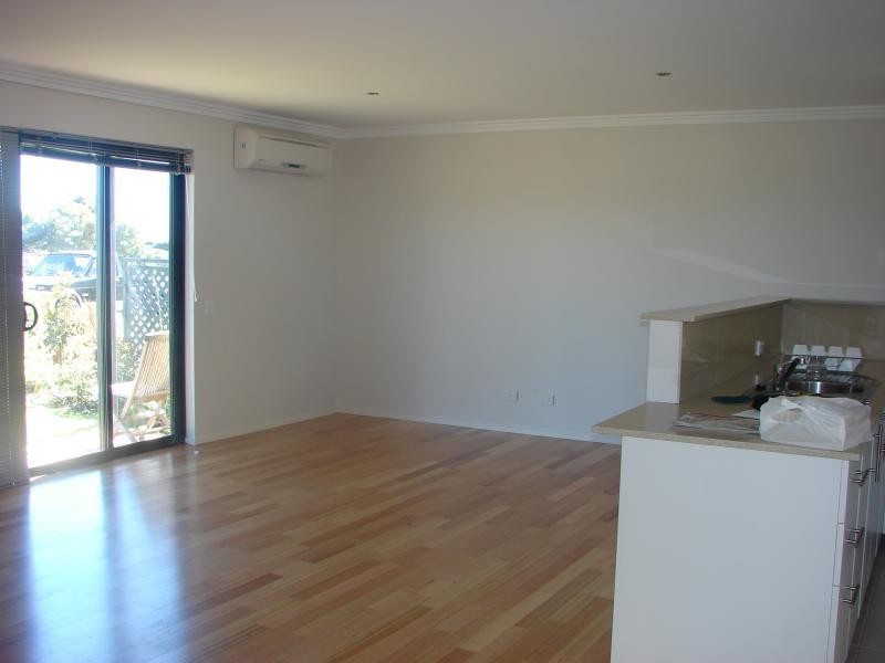 Unit 10/18 Lake St, Rockingham WA 6168