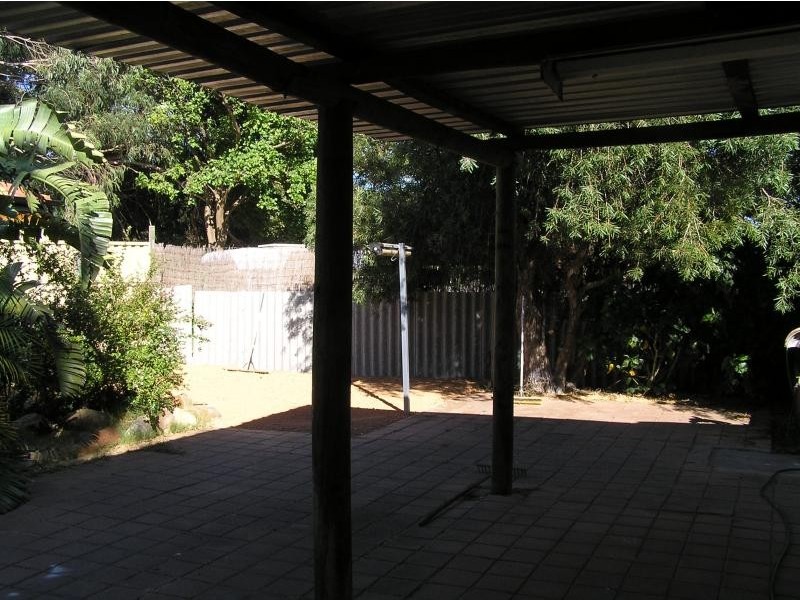 16 Fifth Road, Armadale WA 6112