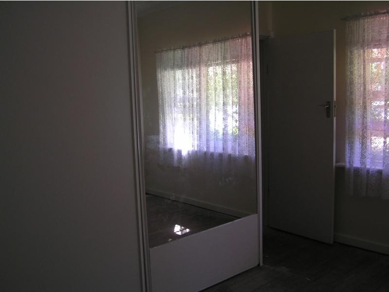 16 Fifth Road, Armadale WA 6112