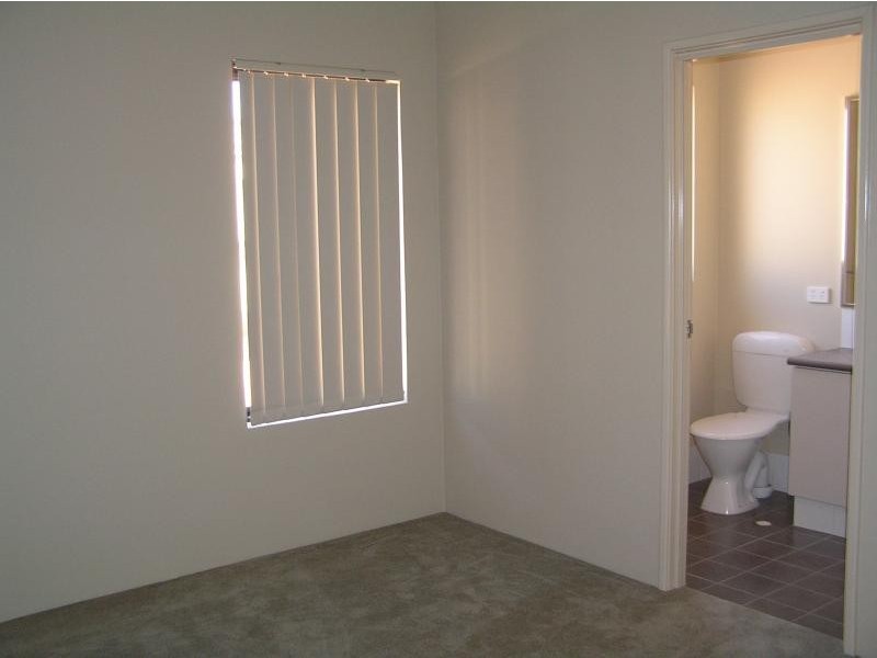 5/40 Mica Mews, Wattle Grove WA 6107