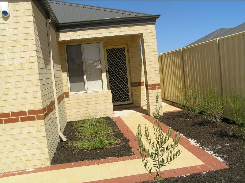 2/22 Watkins Loop, Tapping WA 6065