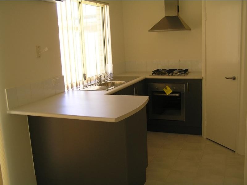 2/22 Watkins Loop, Tapping WA 6065