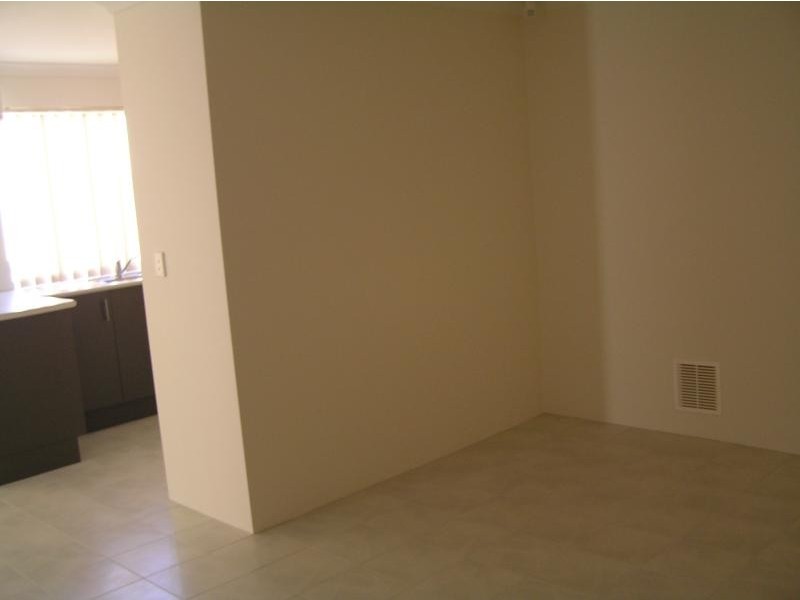 2/22 Watkins Loop, Tapping WA 6065