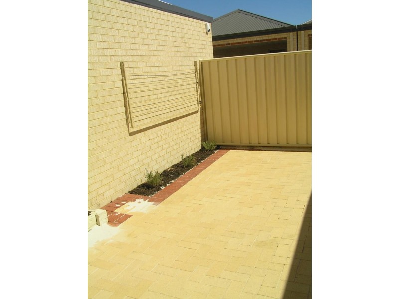 2/22 Watkins Loop, Tapping WA 6065