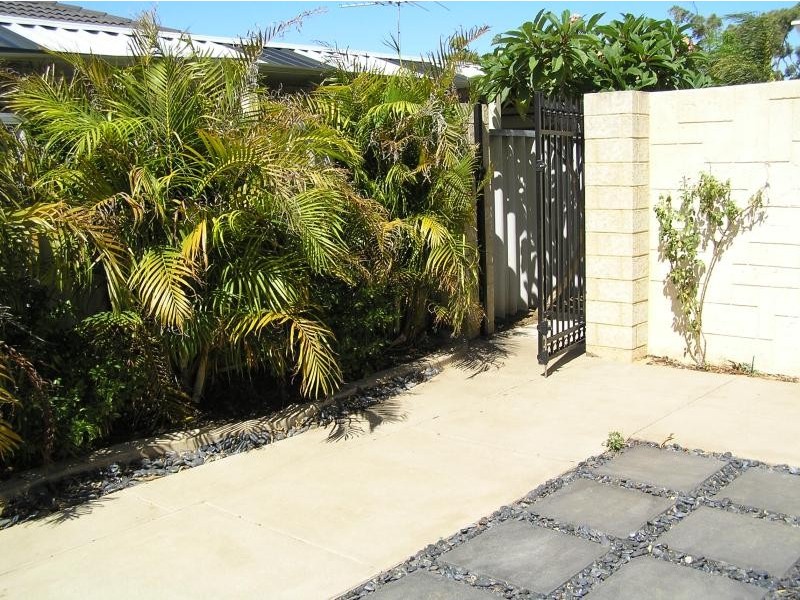 98 DALRYMPLE DRIVE, Leda WA 6170