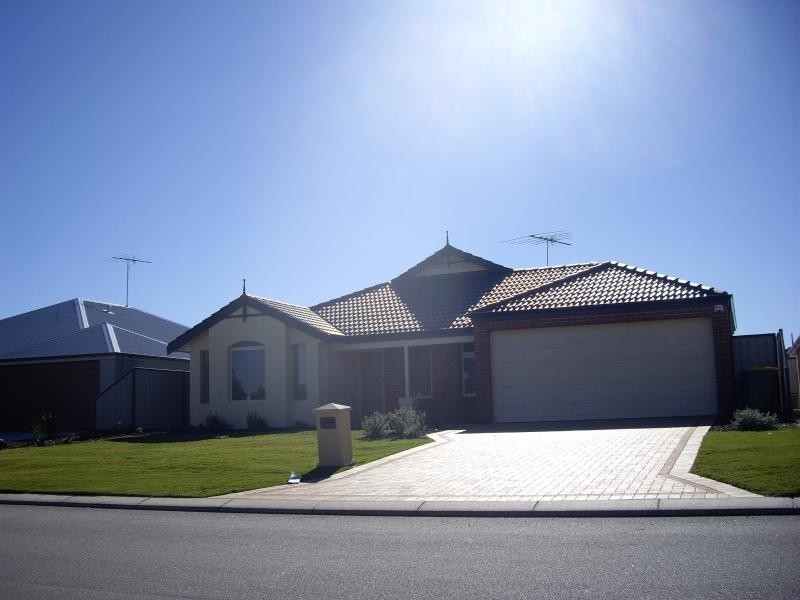 11 Bellerive Pass, Meadow Springs WA 6210