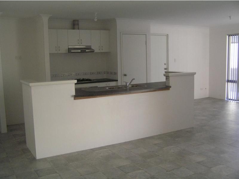 6 Sedgemoore Hill, Leda WA 6170