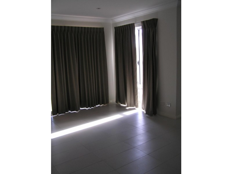 28 Dewar Street (32 Zamia Loop), Wannanup WA 6210