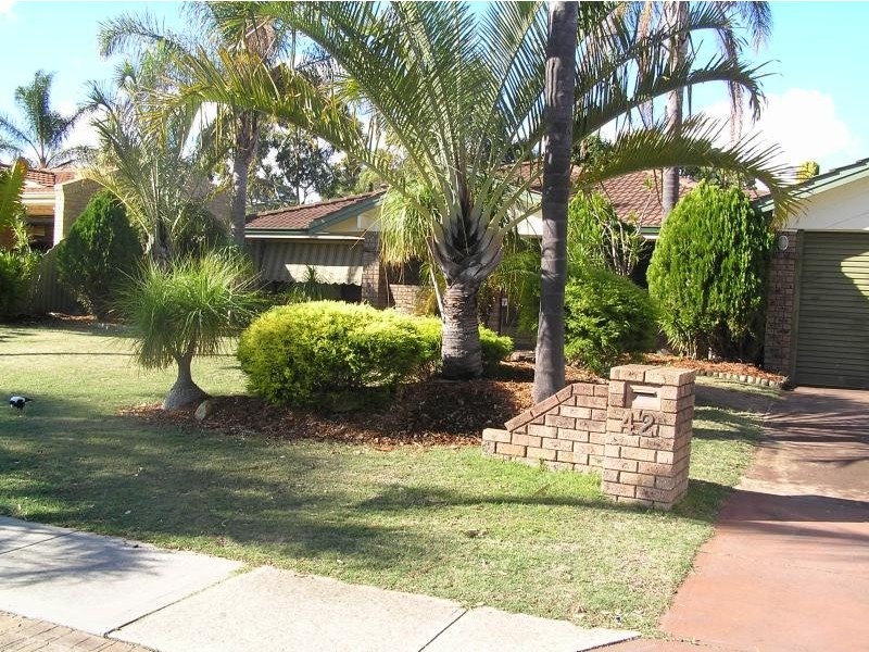 42 Wimbledon Drive, Kingsley WA 6026
