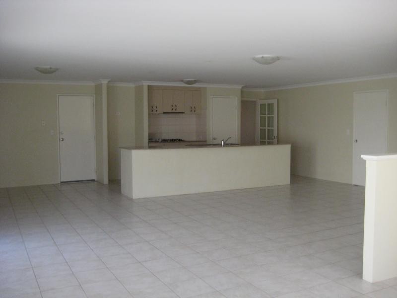 11 Bellerive Pass, Meadow Springs WA 6210