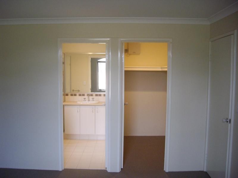 11 Bellerive Pass, Meadow Springs WA 6210