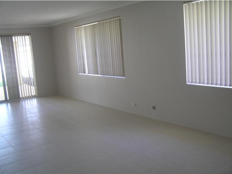 8 Alondro Way, Meadow Springs WA 6210