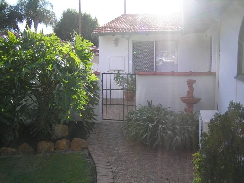 37 Glover Street, Dianella WA 6059