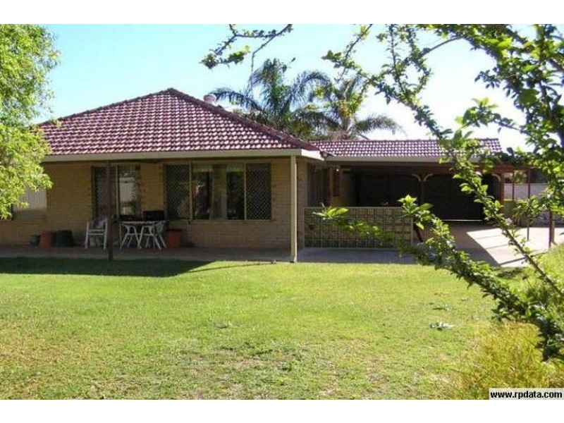 4 Bondi Crescent, Warnbro WA 6169