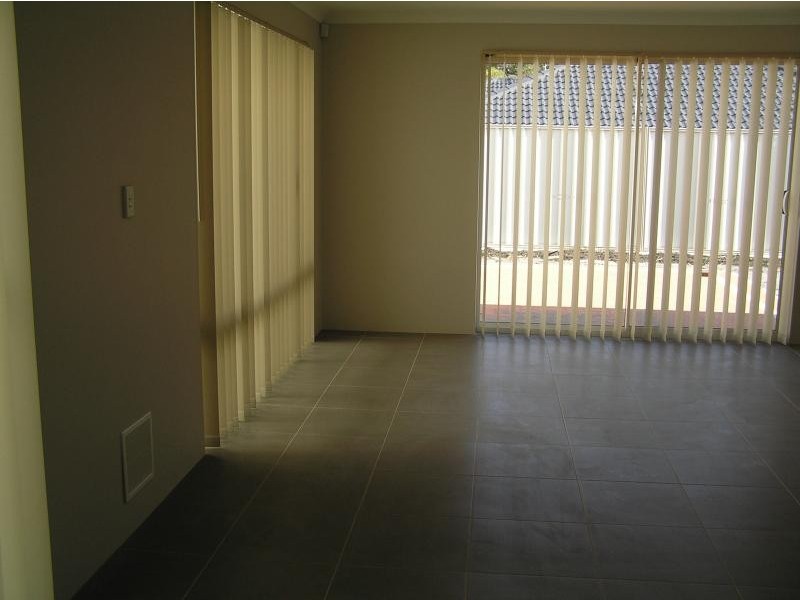 6 Jauffret Way, Tapping WA 6065