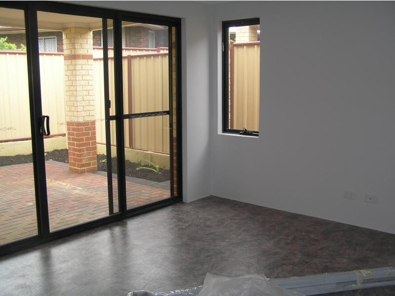 1/140 Eudoria Street, Gosnells WA 6110