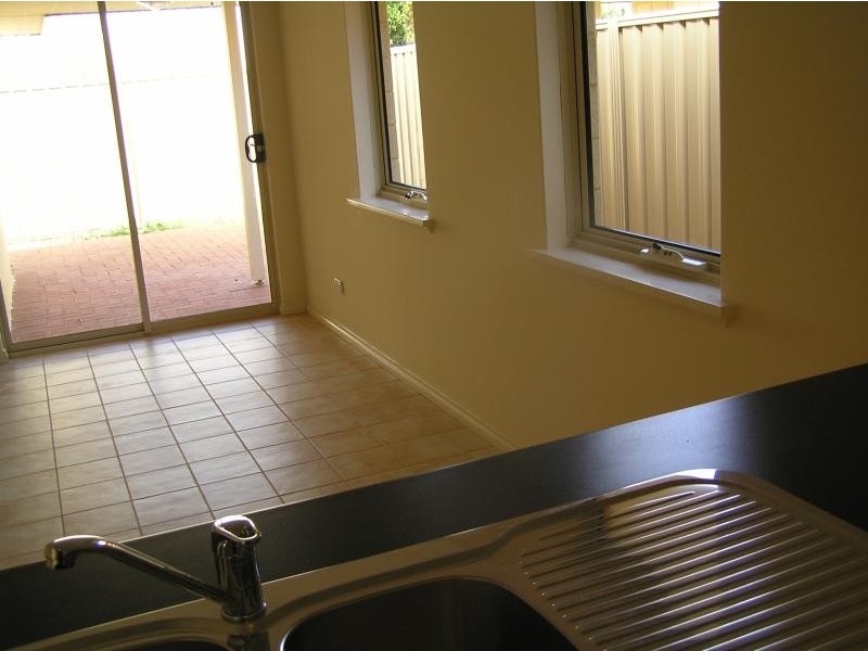 13/51 Braemore Street, Seville Grove WA 6112