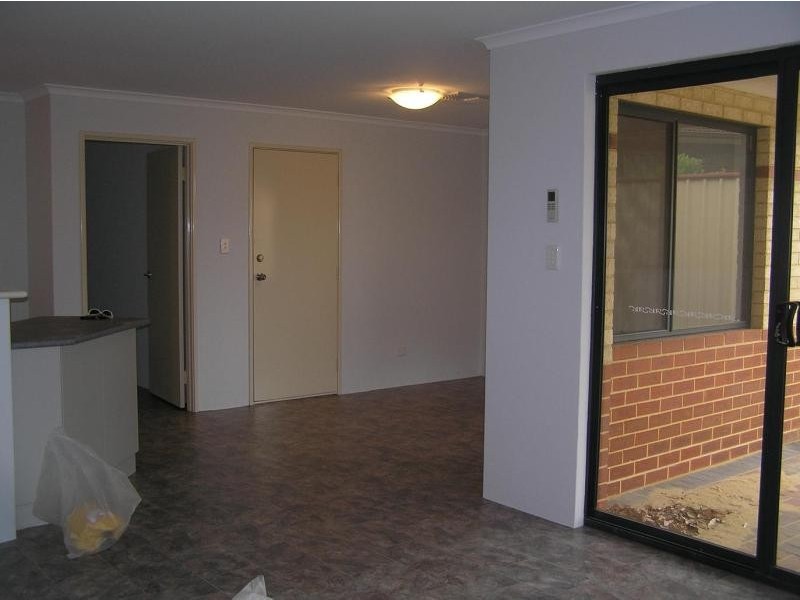 1/140 Eudoria Street, Gosnells WA 6110