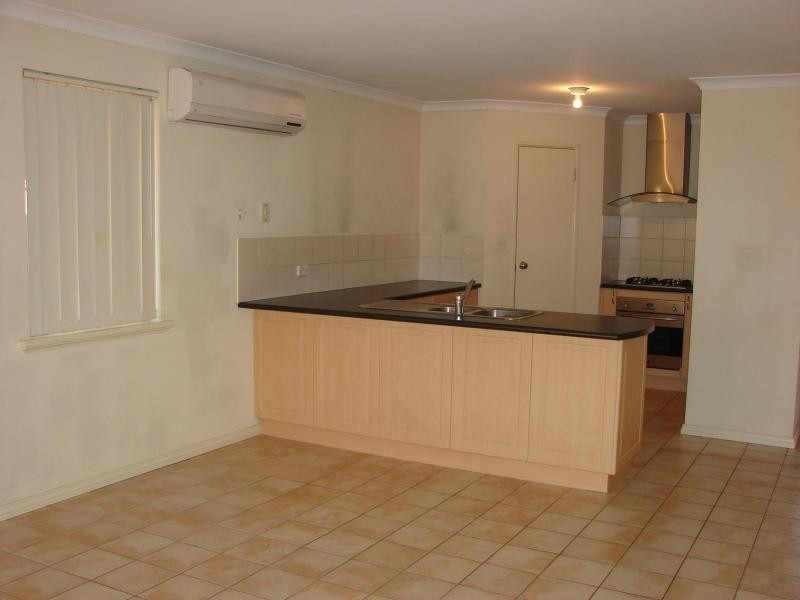 13/51 Braemore Street, Armadale WA 6112