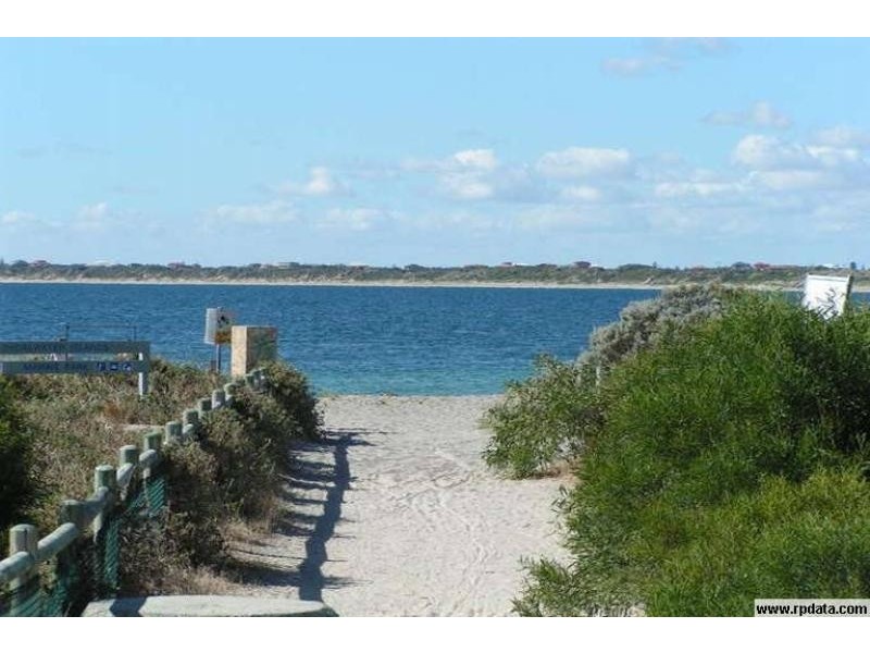 11 Bayside Boulevard, Port Kennedy WA 6172