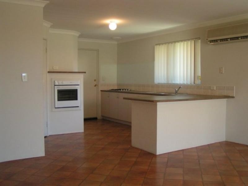 11 Bayside Boulevard, Port Kennedy WA 6172