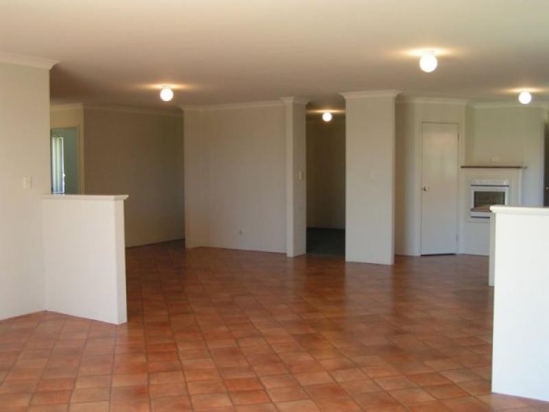 11 Bayside Boulevard, Port Kennedy WA 6172