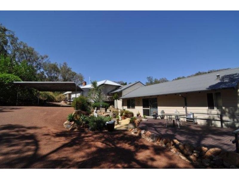 8 LEYS RISE, Mount Richon WA 6112