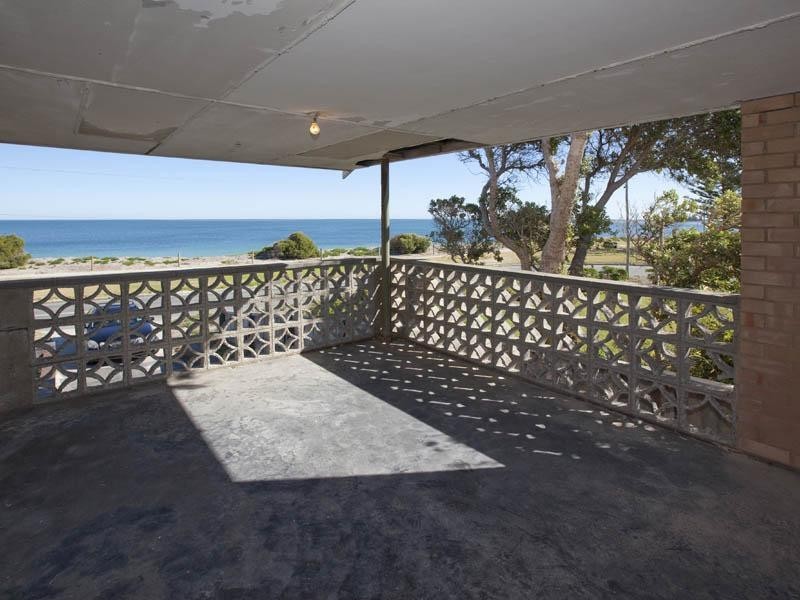 4 Warnbro Beach Road, Safety Bay WA 6169