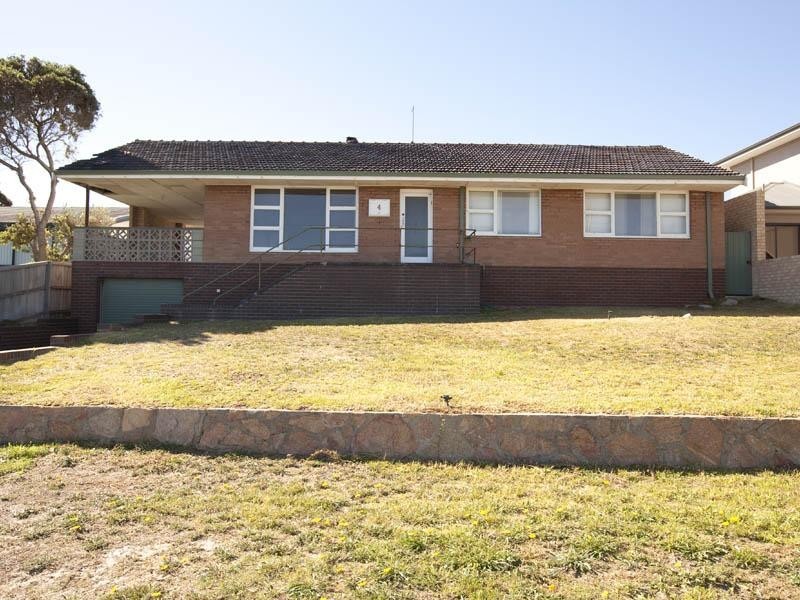 4 Warnbro Beach Road, Safety Bay WA 6169