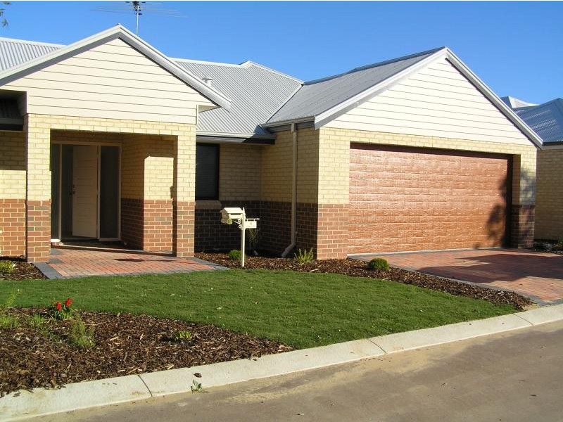 25 Zamia Loop, Wannanup WA 6210