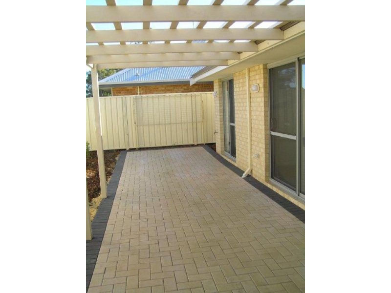 25 Zamia Loop, Wannanup WA 6210