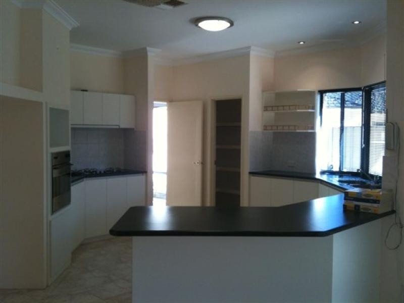 21 Engleswood Arcade, Canning Vale WA 6155