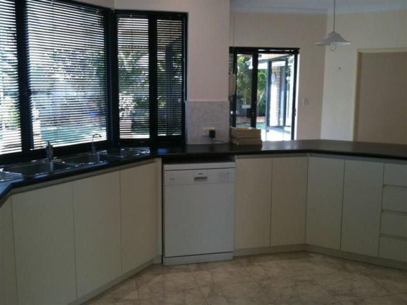 21 Engleswood Arcade, Canning Vale WA 6155