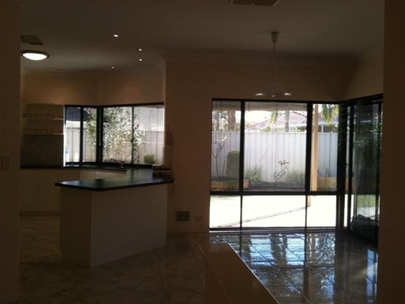 21 Engleswood Arcade, Canning Vale WA 6155