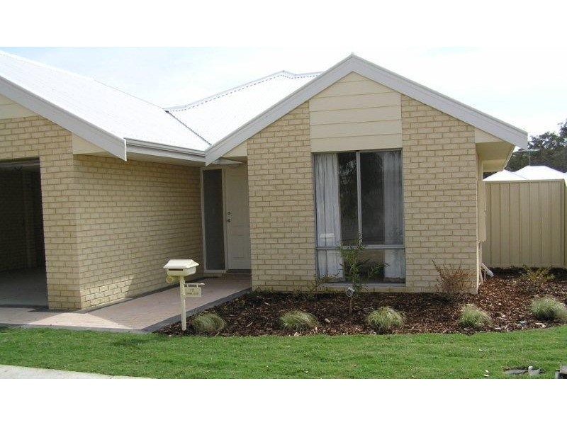 17 Zamia Loop, Wannanup WA 6210