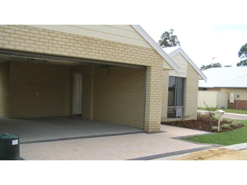 17 Zamia Loop, Wannanup WA 6210