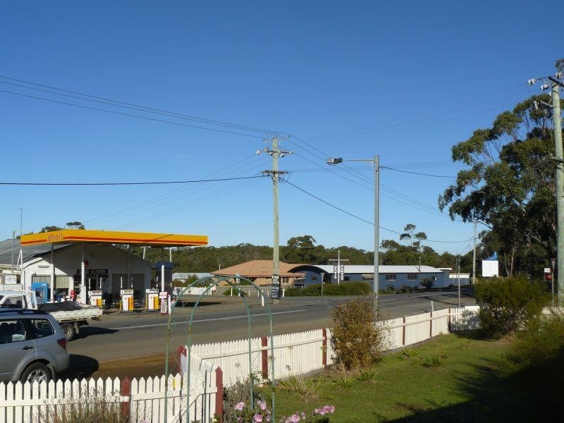 120 Arthur Highway, Dunalley TAS 7177