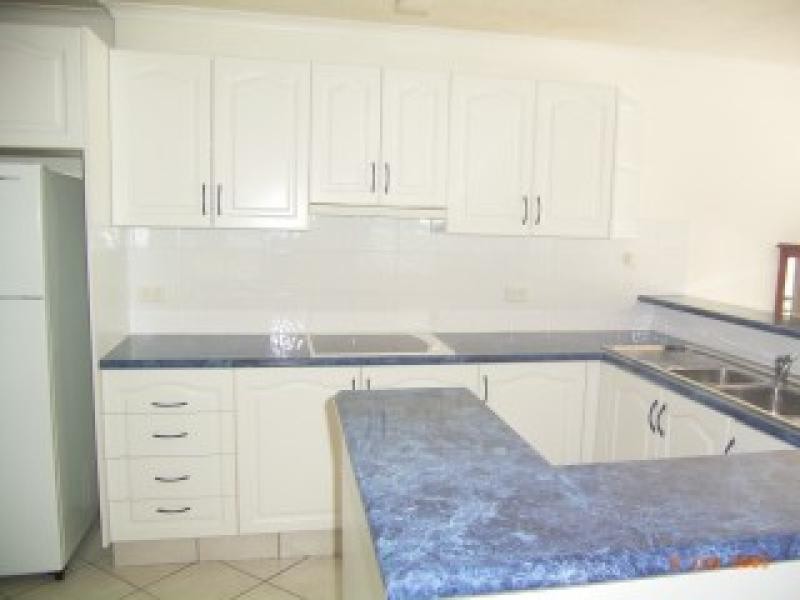 2/29 Gilbert Crescent, North Ward QLD 4810